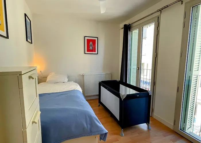 Apartment Vieil Antibes 82 M2 With Secured Private Parking 3 Rooms