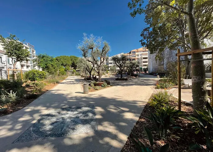 Apartment Vieil Antibes 82 M2 With Secured Private Parking 3 Rooms