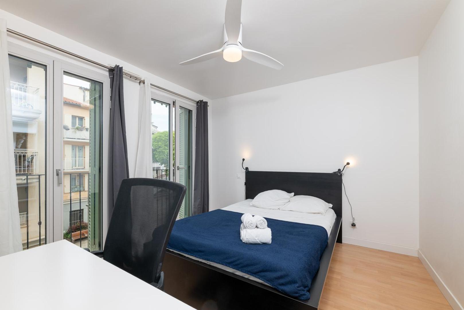 Vieil 82 M2 With Secured Private Parking 3 * Antibes